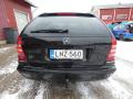 Kuva 4: Mercedes-Benz C 220 CDI Farmari 2005