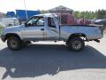 Kuva 4: Toyota Hilux 2.5 D-4D 4WD Picup 2002