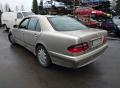 Kuva 4: Mercedes-Benz E 200 CDI sedan -01 2001