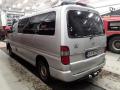 Kuva 4: Toyota Hiace 2,5 D-4D 117 2WD pitk 2011