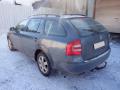 Kuva 4: Skoda Octavia 1Z5 5D Combi 1.9TDI MT5 Elegance 2005