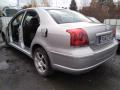 Kuva 4: Toyota Avensis 2.0 D4D Elegant sedan -03 CDT250L-AEMGYW 2003