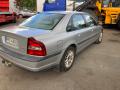 Kuva 4: Volvo S80 2.4 Automatic 4D -01 sedan 2001