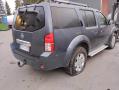 Kuva 4: Nissan Pathfinder III 2.5 dCi 4WD 2006