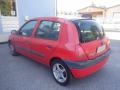 Kuva 4: Renault Clio II 3D HB 1.4i 8V MT5 2001