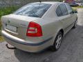 Kuva 4: Skoda Octavia 2.0FSI sedan-05 2005