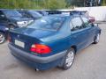 Kuva 4: Toyota Avensis T22 Pre-Facelift 4D Sedan 1.6i MT5 Terra 1998