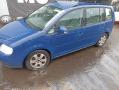 Kuva 4: Volkswagen Touran 1.6 BAG 2004