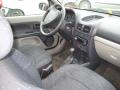 Kuva 4: Renault Clio 1.2i 16v 3d. hb 2002