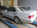 Kuva 5: Mercedes-Benz E 220D aut.sedan 1997