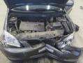 Kuva 5: Toyota Corolla 1.4 VVT-i HB -04 2004