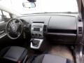 Kuva 5: Mazda 5 Pre-Facelift 5D MPV 2.0i 16V MT5 2006