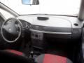 Kuva 5: Opel Meriva A 5D MPV 1.6i MT5 2003