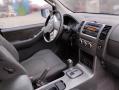 Kuva 5: Nissan Pathfinder III 2.5 dCi 4WD 2006