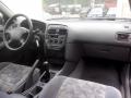 Kuva 5: Toyota Avensis T22 Pre-Facelift 5D LB 1.6i MT5 Terra 1998