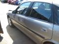 Kuva 5: Opel Vectra B 2.0i 16v ecotec sedan 1998