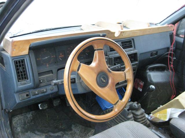 Purkuauto Nissan King Cab 2 4B 89 1989 Pickup Lava auto Bensiini 