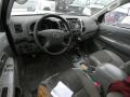 Kuva 6: Toyota Hilux 2.5D-4D 2ovinen Lava-auto 2011