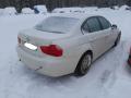 Kuva 6: BMW 3-sarja E90 318D valkoinen 2012