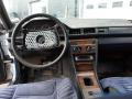 Kuva 6: Mercedes-Benz 124 SEDAN 300D-AUTOMATIC -87 1987