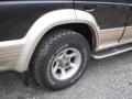 Kuva 8: Mitsubishi Pajero 2.5 TD pitk -93  1993