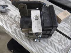 Kuva 1: abs hydraulikoneisto, Toyota Yaris 06-11