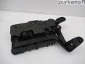 akkulaatikon pohja 1K0 915 333 Volkswagen Caddy IV Maxi 2.0 TDi