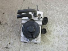 Kuva 1: abs hydraulipumppu, Lexus IS 200 -00