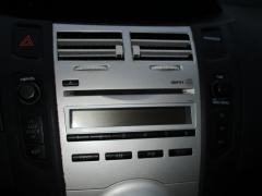 Kuva 1: radio cd dvd, Toyota Yaris 1.4 D-4D -06