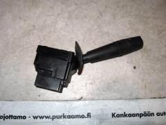 Kuva 1: monitoimikatkaisin pes pyyh., Peugeot 406 1.8i 16V Sed