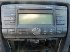 Kuva 1: radio cd dvd, Skoda Octavia 2.0 TDI 16V Viistoper