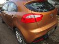 takavalo vasen (luukkuun tuleva)  Kia Rio 1.4 CRDi 