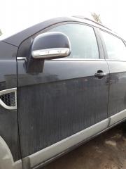 Kuva 1: vasen etuovi, Chevrolet Captiva 2.0 D 4WD