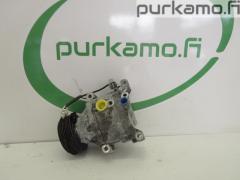 Kuva 1: ilmastoinnin kompressori, Toyota Corolla E120 1.6 VVT-i 5 HB