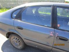 Kuva 1: oikea takaovi, Toyota Corolla 1.6 GLI LB 5ov. -95