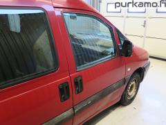 Kuva 1: oikea etuovi, Peugeot Expert Fourgon 1.9D