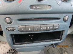 Kuva 1: radio, Toyota Yaris 1.0 5-ov. -03