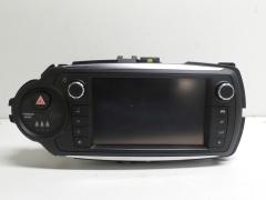 Kuva 1: radio cd dvd, Toyota Yaris 1.3 Hatchback