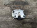 oven tartuntalukko vasen  Toyota Corolla 1.3 DX 2D -84 EE80L-EGKDSW/2430