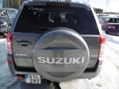 Kuva 1: takaluukku, Suzuki Grand Vitara2.7 V6 Automatic 4X4