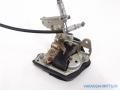 lukkolaite alempi takaluukku oikea 69380-60040 Toyota Landcruiser 4,2TD -01