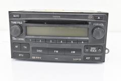 Kuva 1: radio cd dvd, Toyota Hilux 4x4 2. ovinen