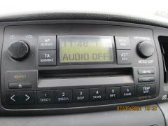 Kuva 1: radio, Toyota Corolla 2.0 D-4D sedan -04