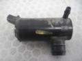 tuulilasin pesimen pumppu 85330-28040 Toyota Previa 2,4b aut. -92  