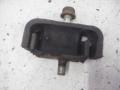 laturin kiinnikkeen vasen kumityyny 16982-76020 Toyota Previa 2,4b aut. -92 