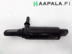 Kuva 1: ajovalon pesimen pumppu, BMW F31 318dA Farm