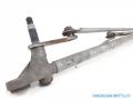 Kuva 3: tuulilasin pyyhkimen mekanismi, Chrysler Sebring Sedan 2,0 Aut. -03