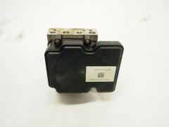 Kuva 1: abs hydraulikoneisto, Tesla Model S 85D