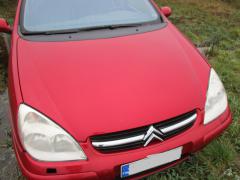 Kuva 1: konepelti, Citroen C5 2.0 farm. -04