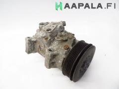 Kuva 1: ilmastoinnin kompressori, Toyota Avensis (T27) 1.8i Valvematic Sed